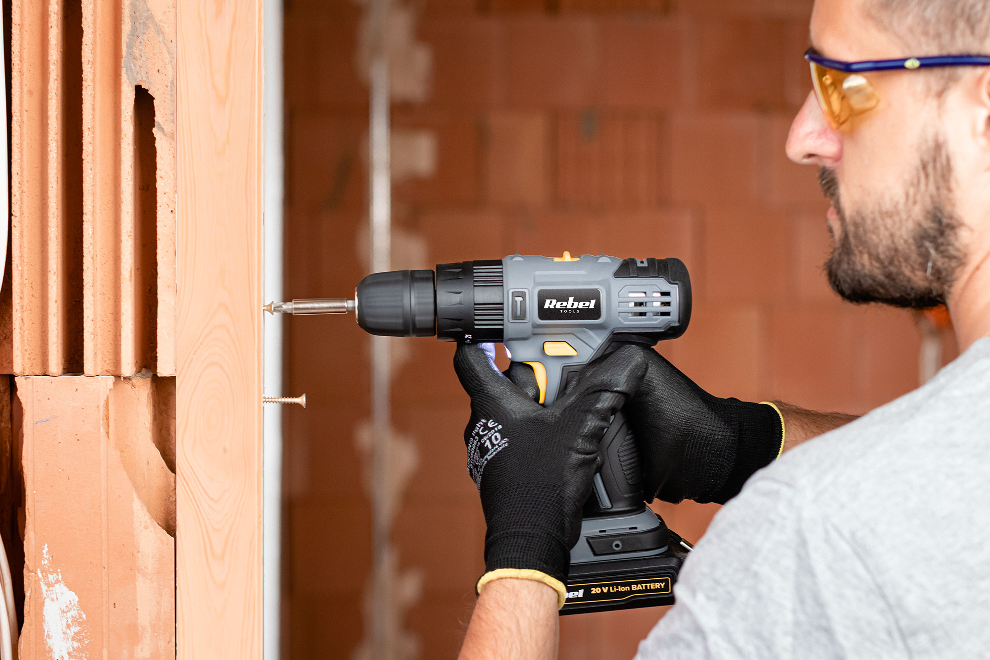 Akumulatorowa wiertarko-wkrętarka udarowa 20V 2A box - obrazek 10