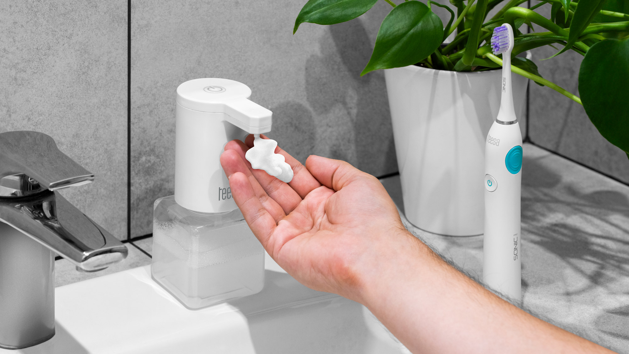 Akumulatorowy dozownik mydła w pianie TEESA - obrazek 9