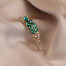 Broszka ozdobna – zielony kłos z cyrkoniami BZ214