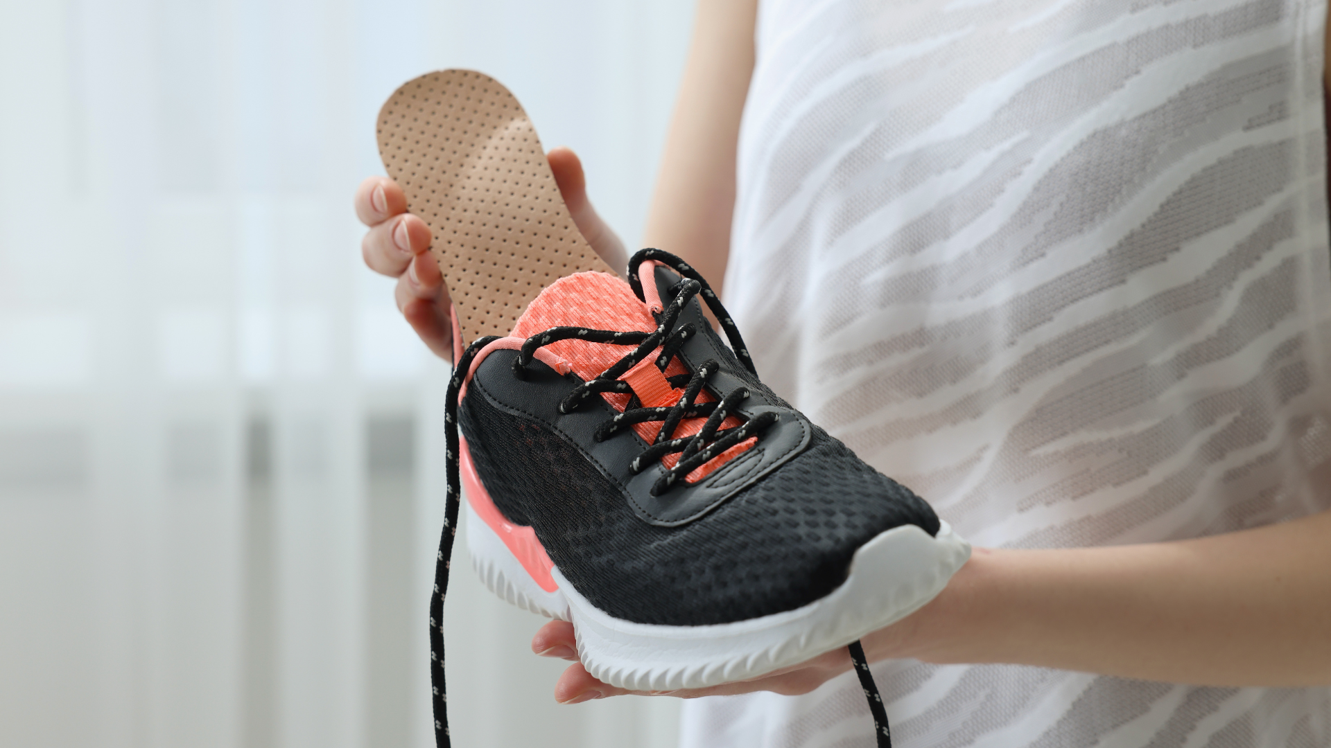 Jak spakować lekki plecak na citybreak must-have akcesoria do podróży w stylu „carry-on”? – Chrzanów